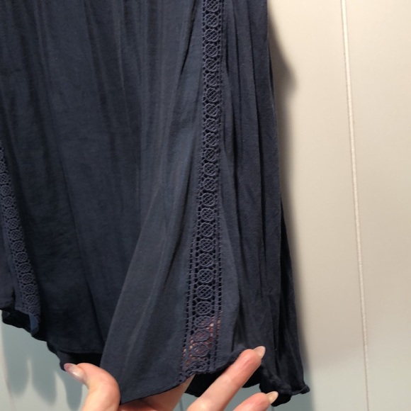 Ann Taylor Loft navy blue tank top with lace detailing around shoulder M - Picture 5 of 8